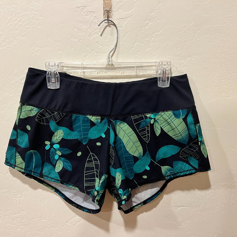 Oiselle Roga Shorts - Size 6 - Green Leaf Print